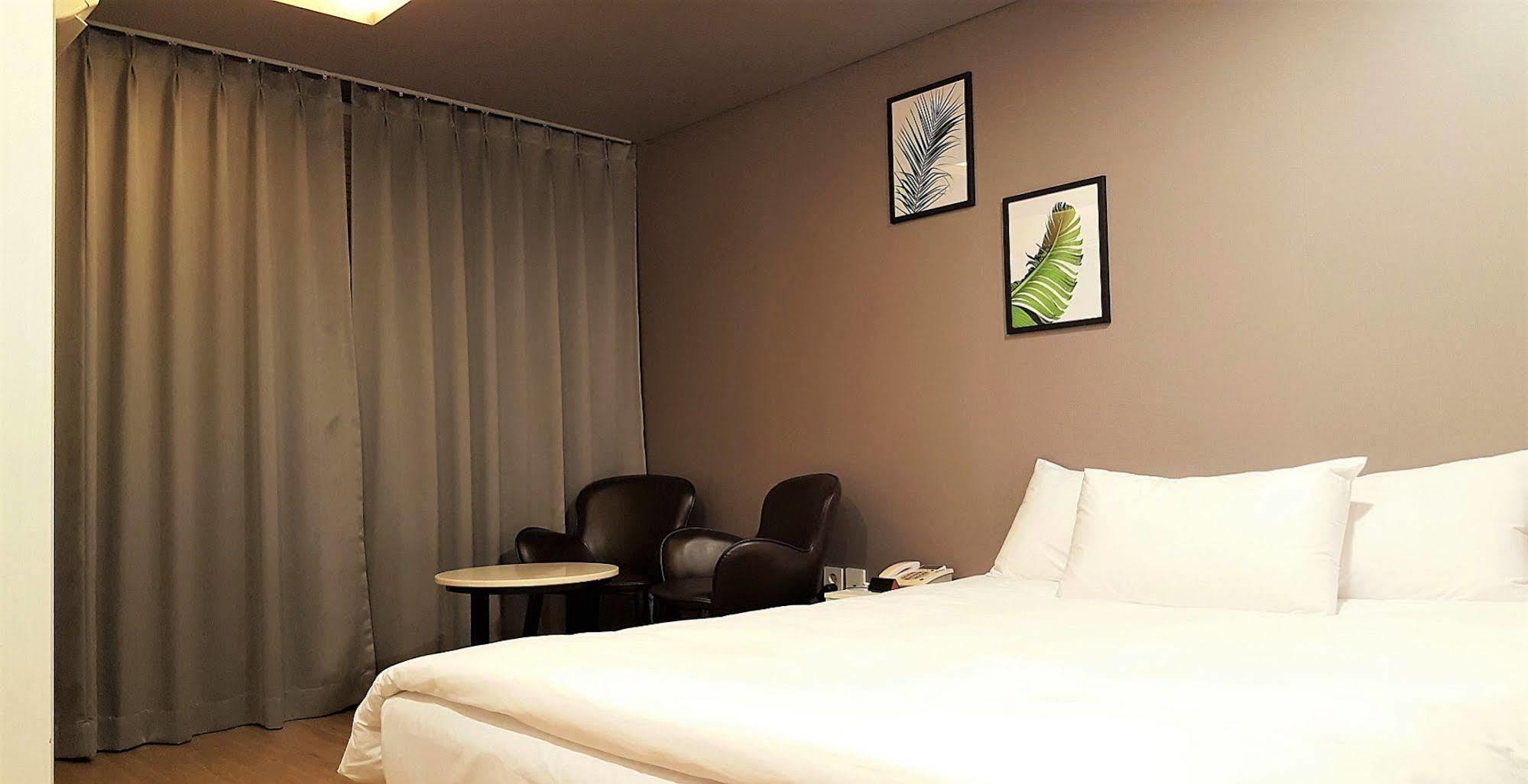 Hotel Bridge Seoul Exterior photo